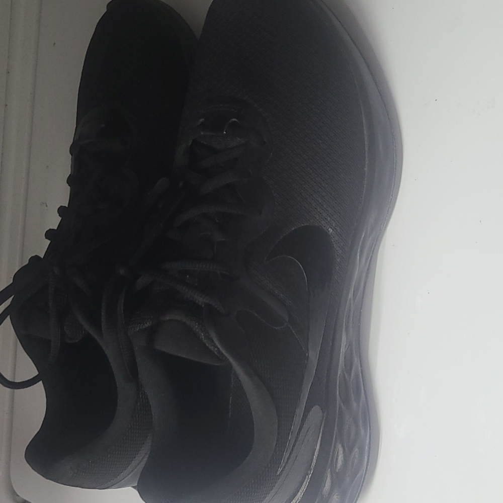 Nike Tennis Shoes